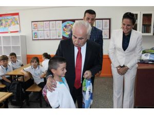 Vali Şahin, Minik Öğrencileri İlk Derslerinde Yalnız Bırakmadı