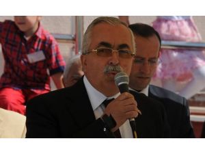 Vali O Öğrencileri Gördü Ve...