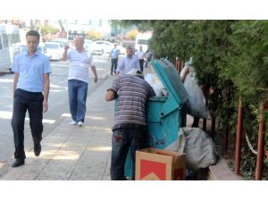 Ders Sırasında Değil Çöp Sırasındalar