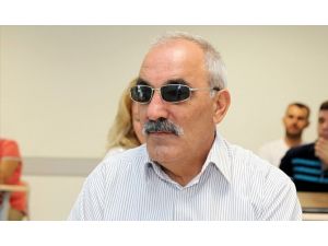 Kırmızı Işıkta Beklerken Kör Oldu