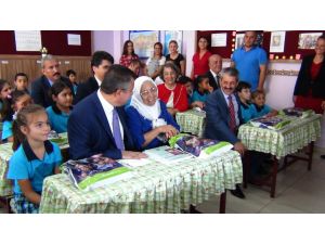 Çocukların Hayırsever Teyzesi Evini Satıp Okul Yaptırdı
