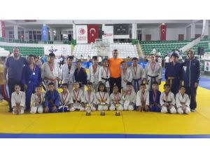 Rizeli Judocular Giresun’da Madalyaları Topladı