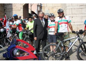 Dedeler Ve Torunlar 520 Kilometre Pedal Çeviriyor