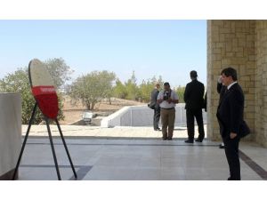 Fazıl Küçükve Denktaş’ın Kabirlerini Ziyaret Etti