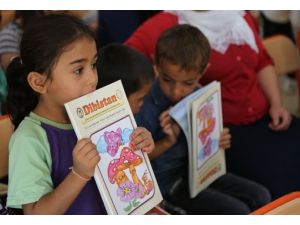 Boş Salonda Kürtçe Dersi