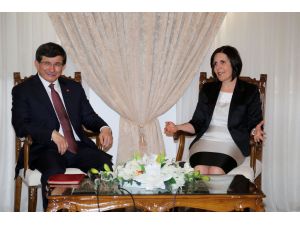 Davutoğlu, Kktc Meclis Başkanı Sibel Siber İle Görüştü