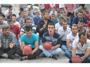 İşçilerden Oturma Eylemi