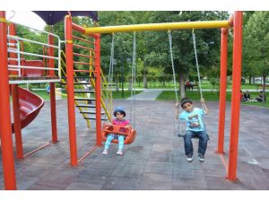 Çocuk Parklarında Sigara İçme Yasağı Geliyor