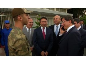 Davutoğlu’ndan Askere Telefon Jesti