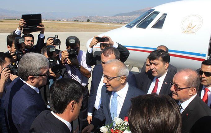 Bakandan Yeni Terminal Binası Sözü
