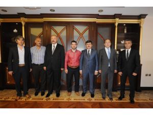 Dünya Güreş Şampiyonasında 3. Olan Trabzonlu Milli Güreşçi Selçuk Çebi Altınla Ödüllendirildi
