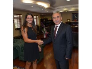 Şampiyon Milli Tenisçi Adanada