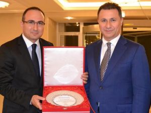 Ekoavrasya’dan Makedonya Başbakanı Gruevski’ye Şükran Plaketi