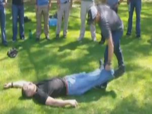 Yerdeki Adamı Nasıl Kaldırırsınız?