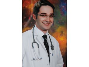 Vanda Asansör Kazasında Hayatını Kaybeden Doktor Memleketi Giresunda Toprağa Verildi