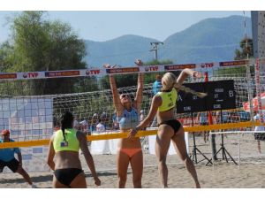 Fethiye’deki Plaj Voleybolu Nefesleri Kesiyor