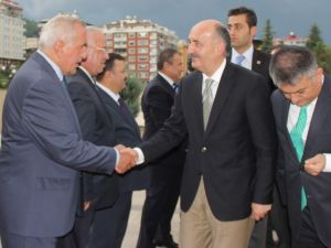 Sağlık Bakanı Müezzinoğlu Rize’de