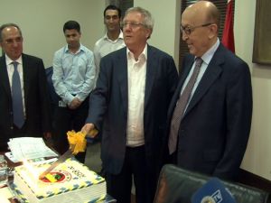 Aziz Yıldırıma Pastalı Kutlama