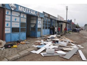 Dükkanlarını Su Basan Mobilyacılar Yaralarını Kendileri Sarıyor