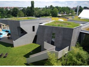 Sel Ve Küresel Isınmaya Karşı Bitkilendirilmiş Çatı