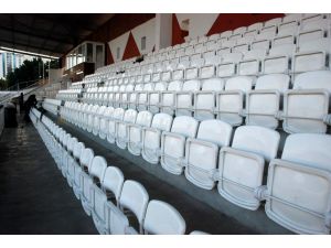 Stadın Kapalı Tribünleri Yenileniyor