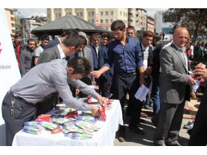 Cemaate Uzun Evliliğin Sırları İle İlgili Kitapçık Dağıtıldı