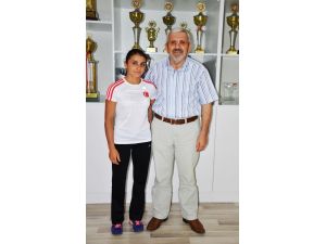 Milli Judocu Yarı Finale Yükseldi