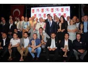Yılın Gazetecileri Ödüllerini Aldı