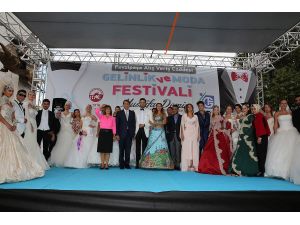 Fatihte Renkli Gelinlik Festivali