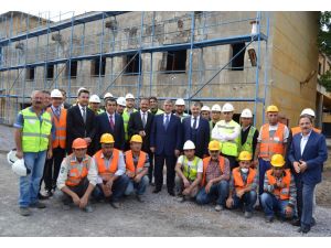 11. Cumhurbaşkanı Abdullah Gül, Adını Taşıyan Müzede İncelemelerde Bulundu