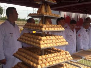 Bu Da Baklava İzdihamı
