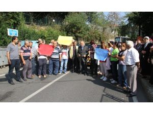 Velilerden Yol Kapatma Eylemi