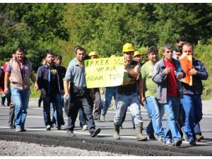 Ekmek İçin Kilometrelerce Yol Yürüyorlar