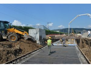 Sele Karşı Cadde Gibi Yağmur Gideri