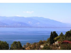 Sapanca Gölü’nde Sevindiren Manzara