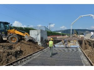 Sele Karşı Cadde Gibi Yağmur Gideri