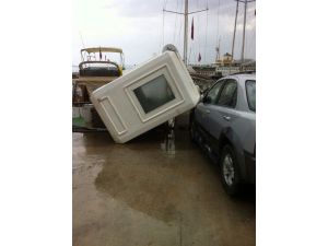 Fırtına Bursada Hayatı Olumsuz Etkiledi