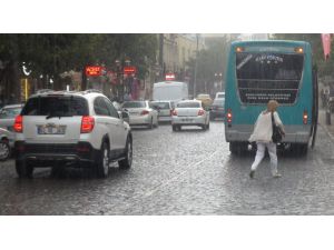 Şanlıurfaya Aylar Sonra İlk Yağmur Yağdı