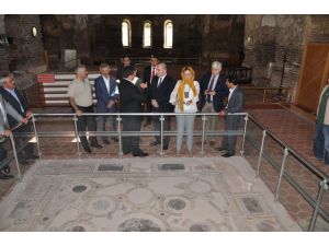 Gürcü Devlet Bakanı İznik’e Hayran Kaldı
