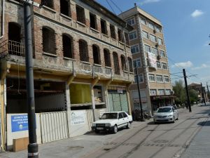 Cumhuriyet Caddesi’nde Bir Eser Daha Ayağa Kalkıyor