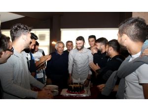 Mustafa Yumlu’ya Sürpriz Doğum Günü