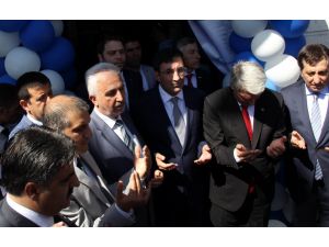 Bakan Yılmazın Katıldığı Açılışta Suriyeliler İçin Dua