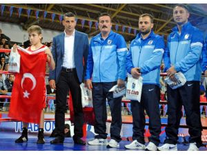 Boks Şöleninde Kazanan Hekimoğlu Oldu
