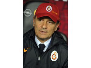 Prandelli’den Ünal Aysal’a Mesaj