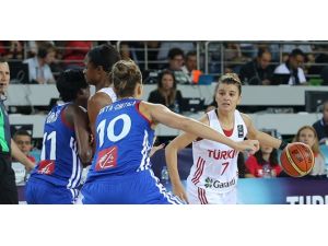 Potanın Perileri Galibiyetle Başladı
