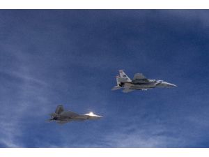 Savaş Uçakları Işid Karargahını Vurdu