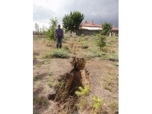 Deprem Korkusuna Neden Olan Toprak Yarıklarının Nedeni Belli Oldu