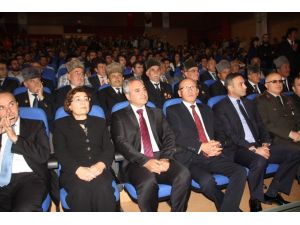 Kbü’de Kıbrıs Müzakereleri Ve Çözüm Süreci Konulu Konferans