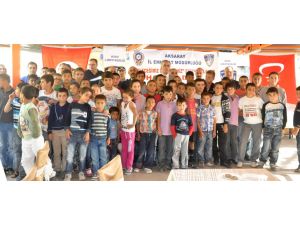 Çalışan 63 Çocuğa Emniyetten Destek
