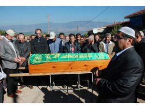 İski Çukurunda Ölen İşçi Toprağa Verildi